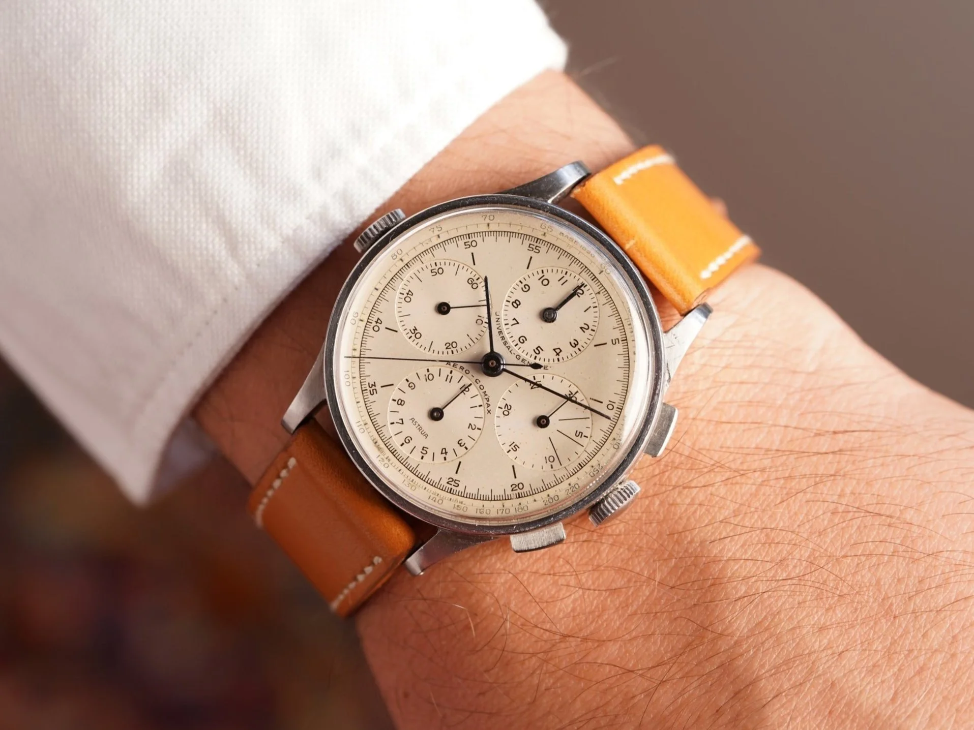 Robb Report: Eric Wind Cited on Vintage Universal Genève — Wind